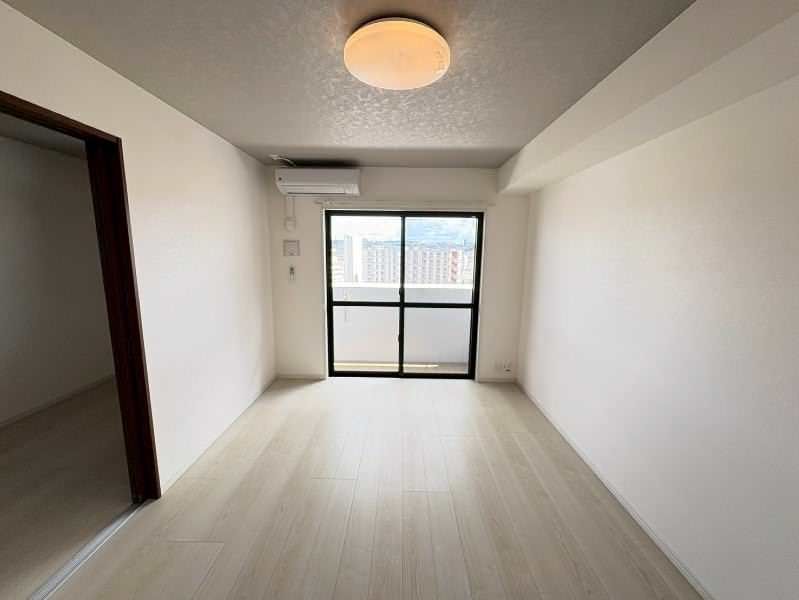 Rent 1LDK Apartment in Naha City, Okinawa - Ribs Dori - Thumbnail 4