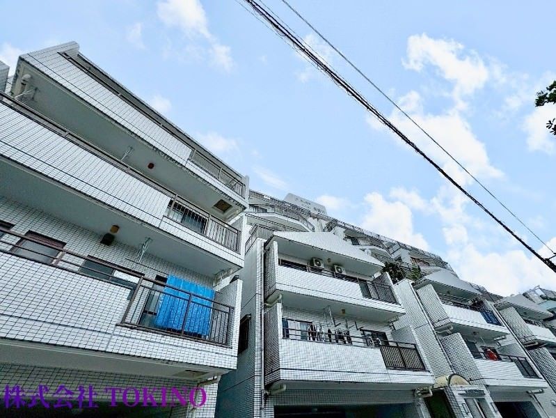 Top Floor 4LDK Apartment in Nagata, Naha, Okinawa - Thumbnail 4