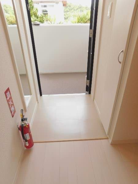 Modern 1K Apartment for Rent in Nakagusuku Village, Okinawa - Thumbnail 3