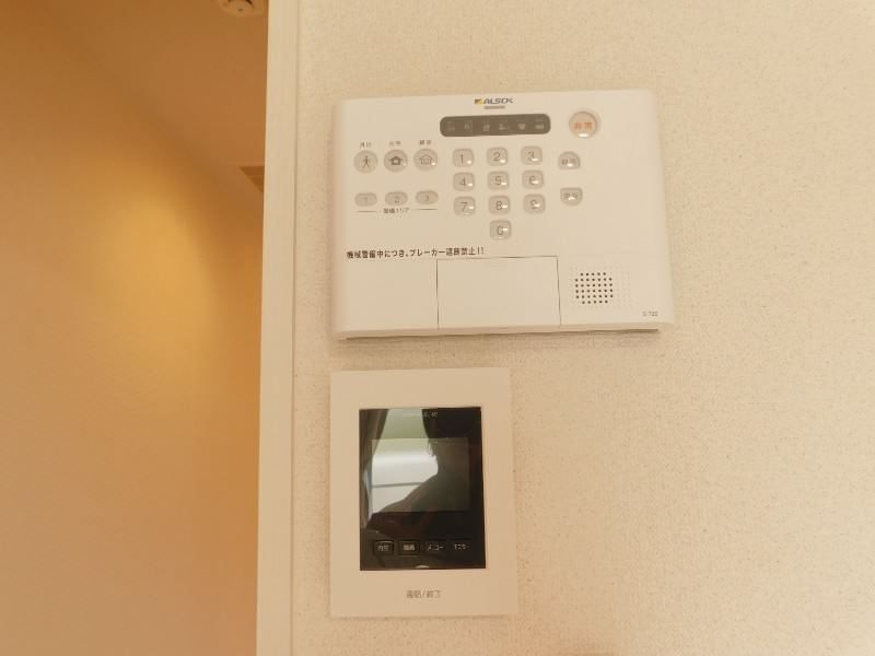 Modern 1K Apartment for Rent in Nakagusuku Village, Okinawa - Thumbnail 2