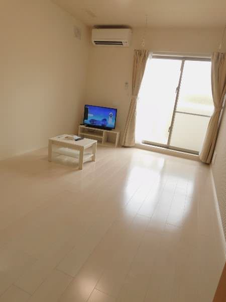 Modern 1K Apartment for Rent in Nakagusuku Village, Okinawa - Thumbnail 4