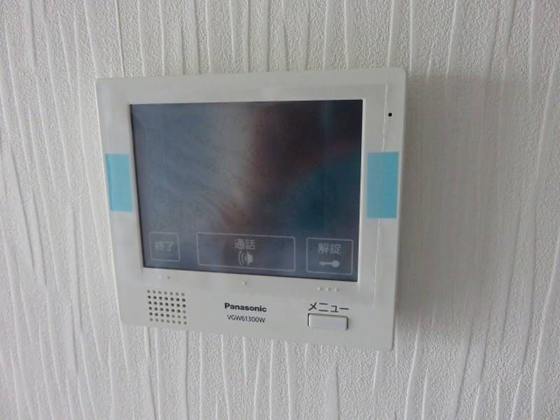 2LDK Apartment for Rent in Higashihama, Yonabaru, Okinawa - Thumbnail 2