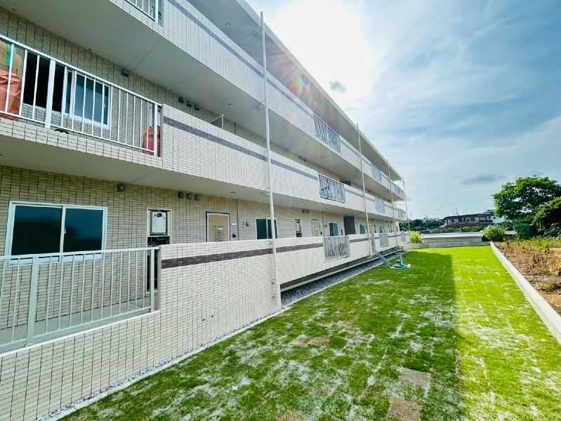 New 2LDK Apartment for Rent in Uruma City, Okinawa - Thumbnail 2