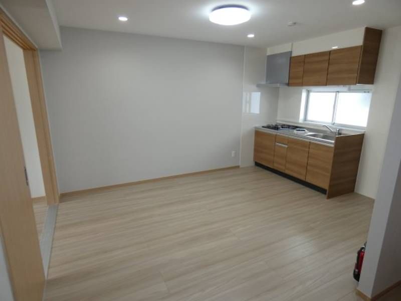 New 2DK Apartment for Rent in Naha, Okinawa - 2025 Build - Thumbnail 4