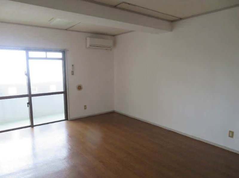 1R Apartment for Rent in Kiyuna, Ginowan City, Okinawa - Thumbnail 3