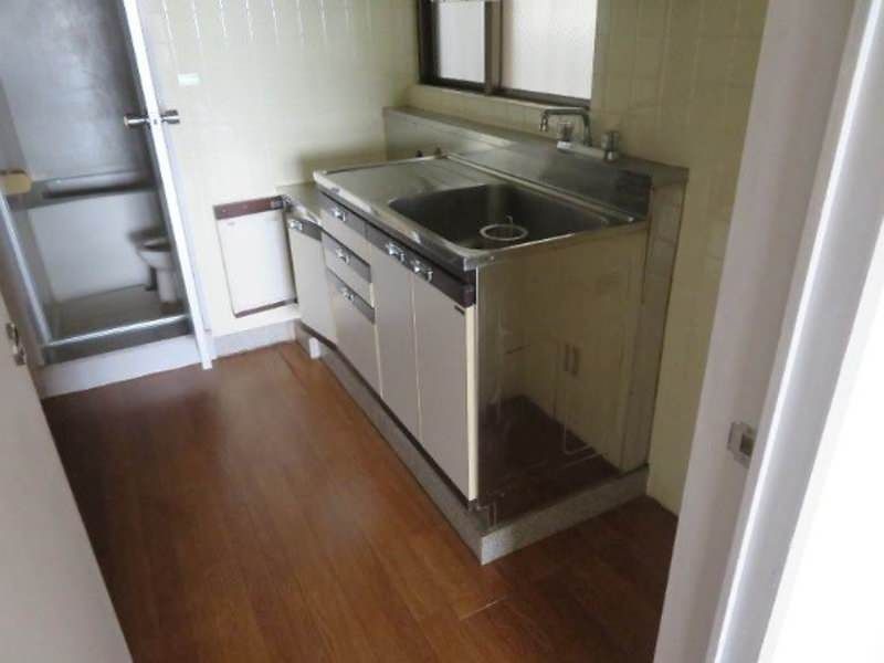 1R Apartment for Rent in Kiyuna, Ginowan City, Okinawa - Thumbnail 4