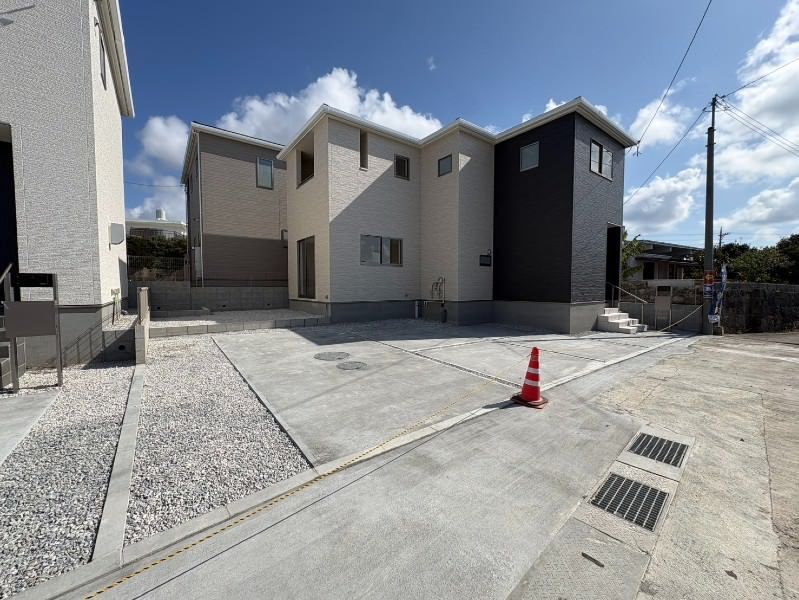 New 3LDK House in Itoman, Okinawa with Walk-in Closet & 3 Car Parks - Thumbnail 4