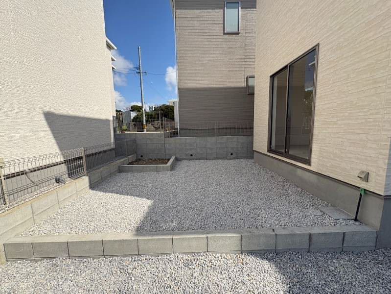 New 3LDK House in Itoman, Okinawa with Walk-in Closet & 3 Car Parks - Thumbnail 3