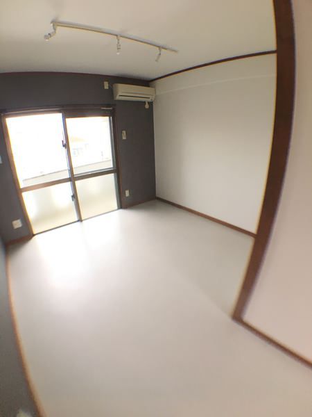 Top-Floor 1R Studio with Free Internet in Ginowan, Okinawa - Thumbnail 3