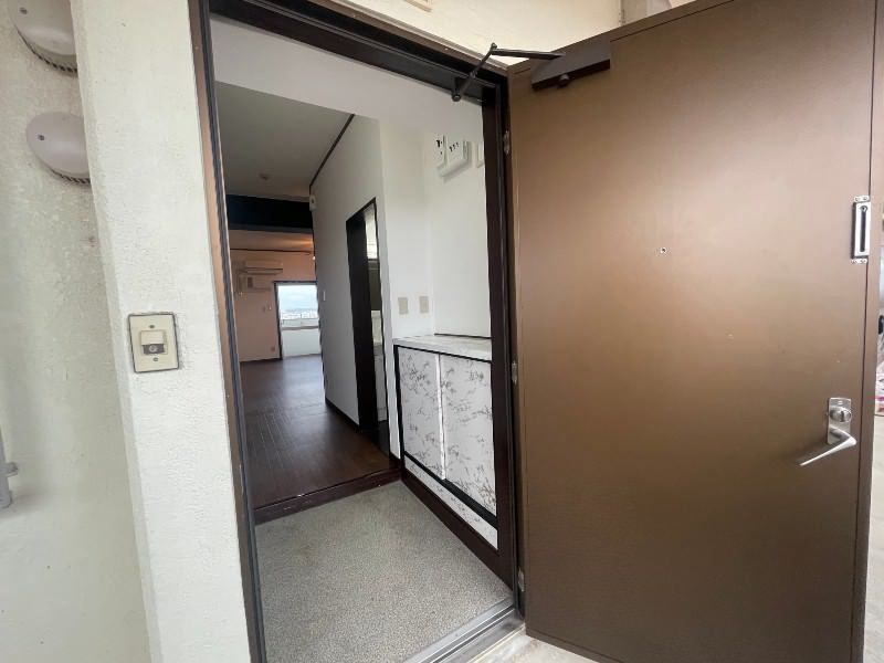 2LDK Apartment for Rent in Kadena Town, Okinawa - Image 1