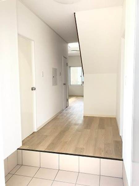 Renovated 7DK House in Okinawa City with Parking - Thumbnail 4