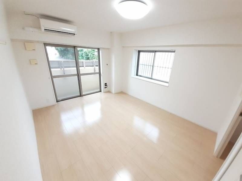 1K Apartment for Rent in Urasoe City, Okinawa - 30.79 sqm - Thumbnail 4