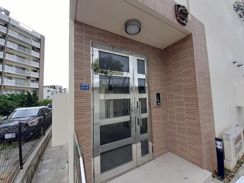 1K Apartment for Rent in Urasoe City, Okinawa - 30.79 sqm - Thumbnail 2