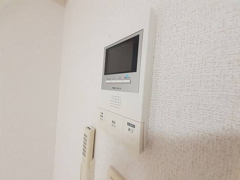 1K Apartment for Rent in Urasoe City, Okinawa - 30.79 sqm - Thumbnail 3