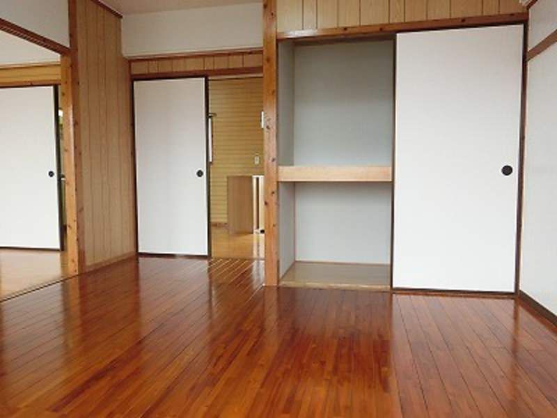 2DK Apartment for Rent in Ginowan, Okinawa - 31.4 sqm - Thumbnail 4