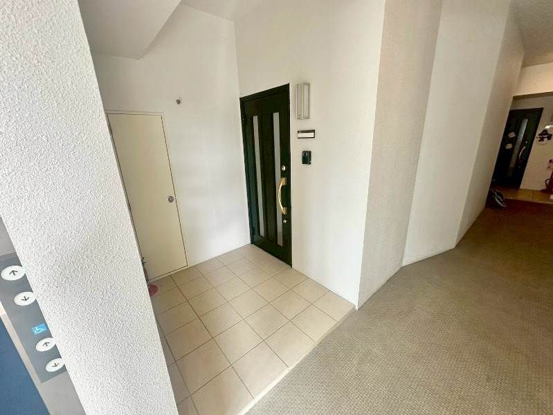 2LDK Condo in Okinawa City with Pet Consideration | Premium Court - Thumbnail 3