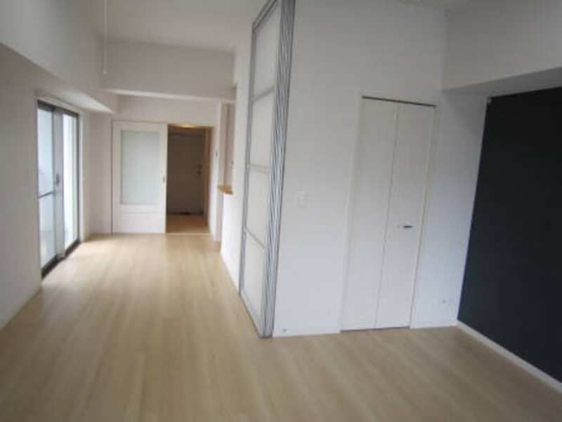 Grand Terrace Shintoshin 1LDK Apartment for Rent in Naha, Okinawa - Thumbnail 3