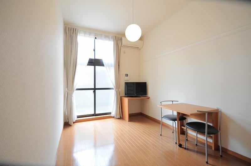 1K Furnished Apartment for Rent in Naha, Okinawa - Leopalace Miyashiro II - Thumbnail 2
