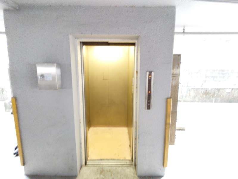 2DK Apartment for Rent in Urasoe Izu with Elevator and View - Thumbnail 4