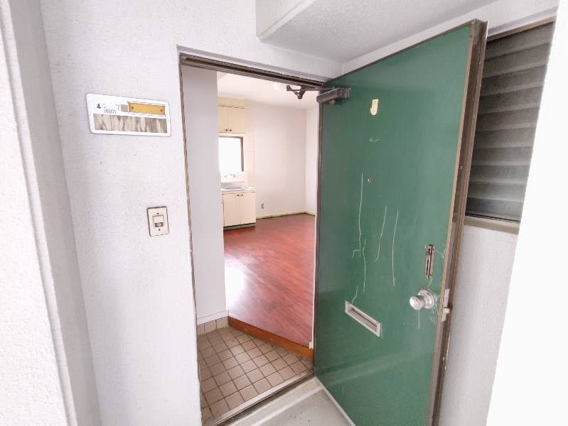 2DK Apartment for Rent in Urasoe Izu with Elevator and View - Thumbnail 2