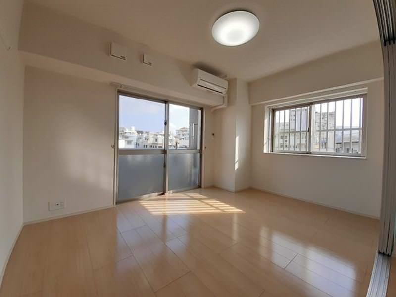 Modern 1DK Apartment for Rent in Uchima, Urasoe, Okinawa - Thumbnail 4