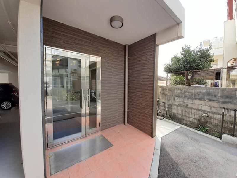 Modern 1DK Apartment for Rent in Uchima, Urasoe, Okinawa - Thumbnail 2