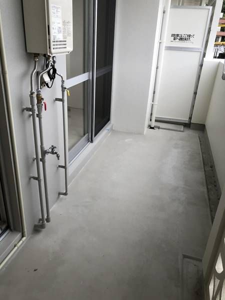 1LDK Pet-Friendly Apartment for Rent in Ginowan, Okinawa - Thumbnail 2