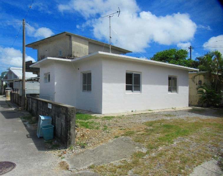 2LDK Rental House in Uruma City, Okinawa with Parking - Thumbnail 2