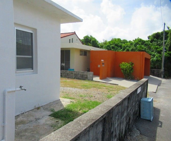 2LDK Rental House in Uruma City, Okinawa with Parking - Thumbnail 3