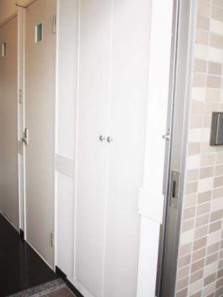 2LDK Apartment for Rent in Yonabaru, Okinawa - No Deposit, Auto-lock - Thumbnail 2