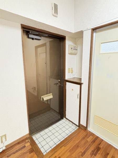1DK Apartment for Rent in Urasoe, Okinawa with Free Internet & Parking - Thumbnail 4