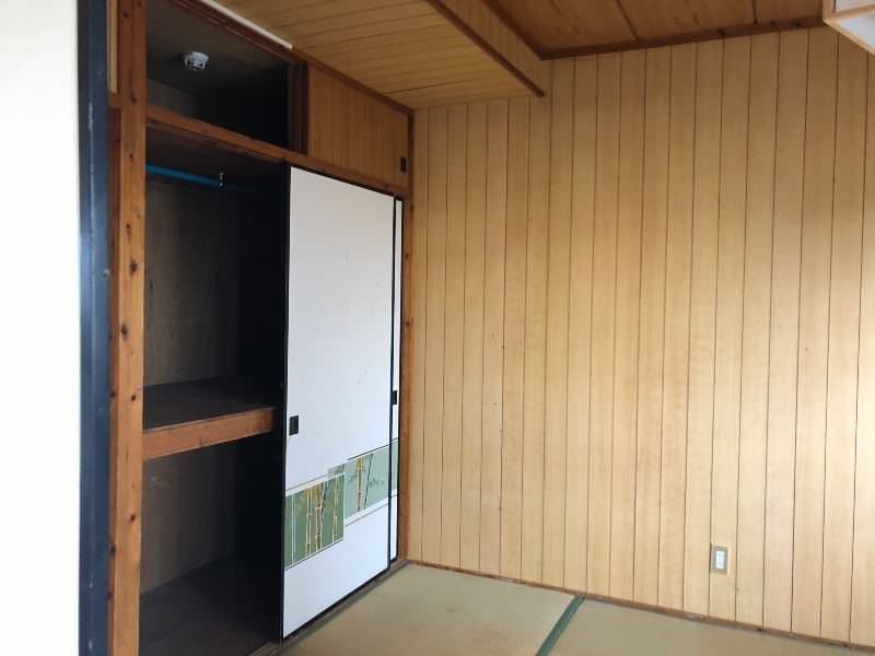 2DK Corner Apartment for Rent in Urasoe, Okinawa - Thumbnail 2