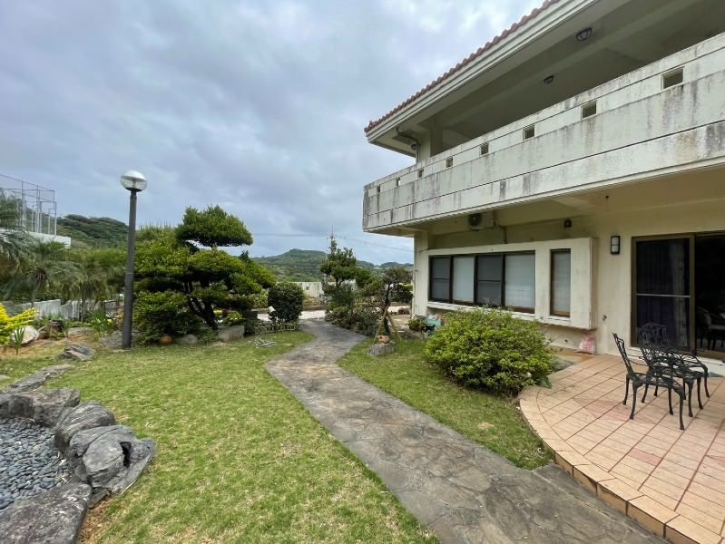 7LDK RC House with Garden and Field in Kitanakagusuku, Okinawa - Thumbnail 3