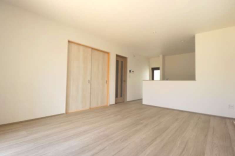 New 4LDK House for Sale in Okinawa City with Parking - Thumbnail 4