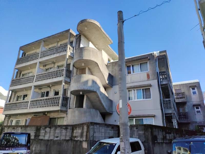 1R Apartment for Rent in Ginowan City Shimashi, Okinawa - Thumbnail 2