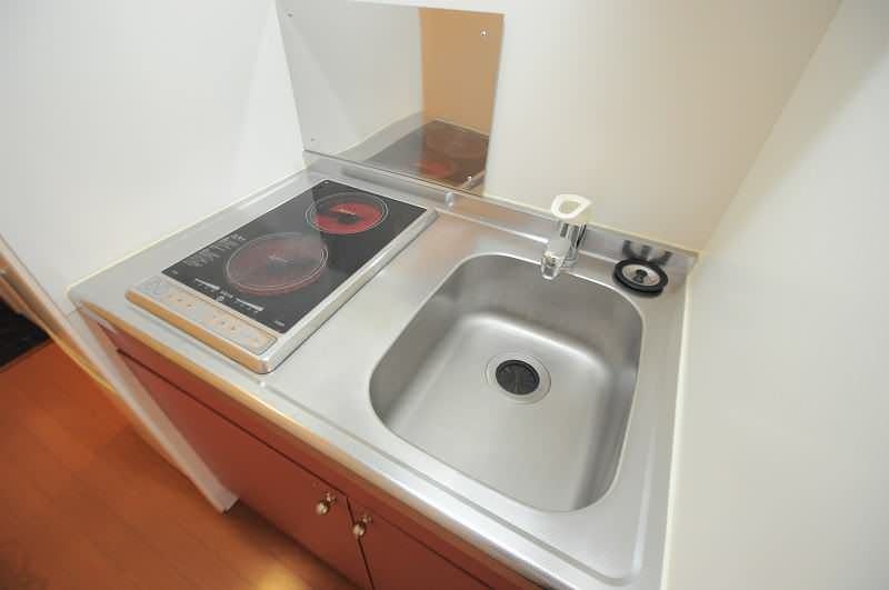 Leopalace Chatan II: Furnished 1K Apartment for Rent in Okinawa - Thumbnail 2
