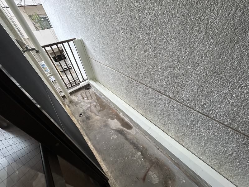 2DK Apartment for Rent in Yonabaru, Okinawa - 37,000 Yen - Thumbnail 2