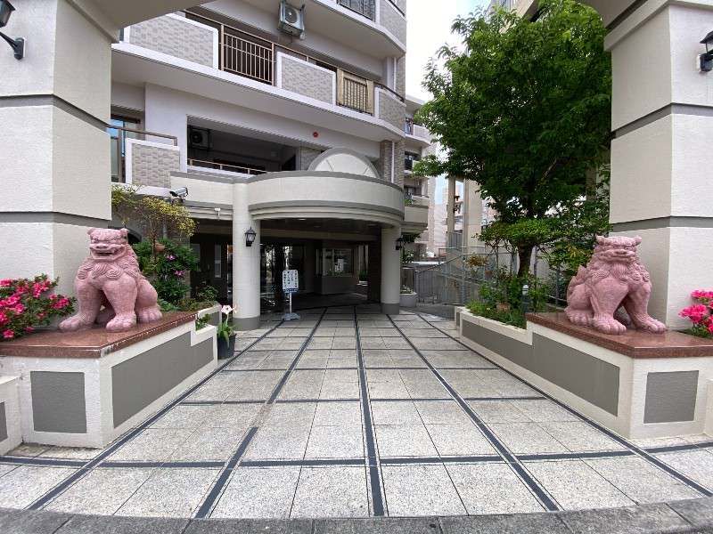 Lions Mansion Tsuboya 3 - 3LDK Apartment for Sale in Naha, Okinawa - Thumbnail 2