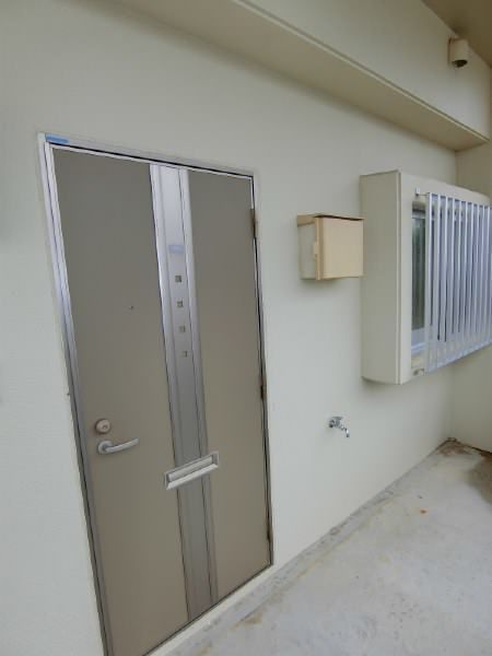 2DK Apartment for Rent in Tairagawa, Uruma City, Okinawa - Thumbnail 3