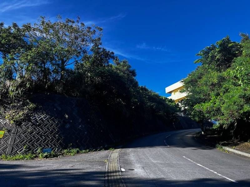 1,390 sqm Development Land with Ocean Views in Nanjo City, Okinawa - Thumbnail 3