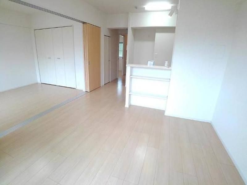 2LDK Apartment for Rent in Tomigusuku, Okinawa - Thumbnail 4