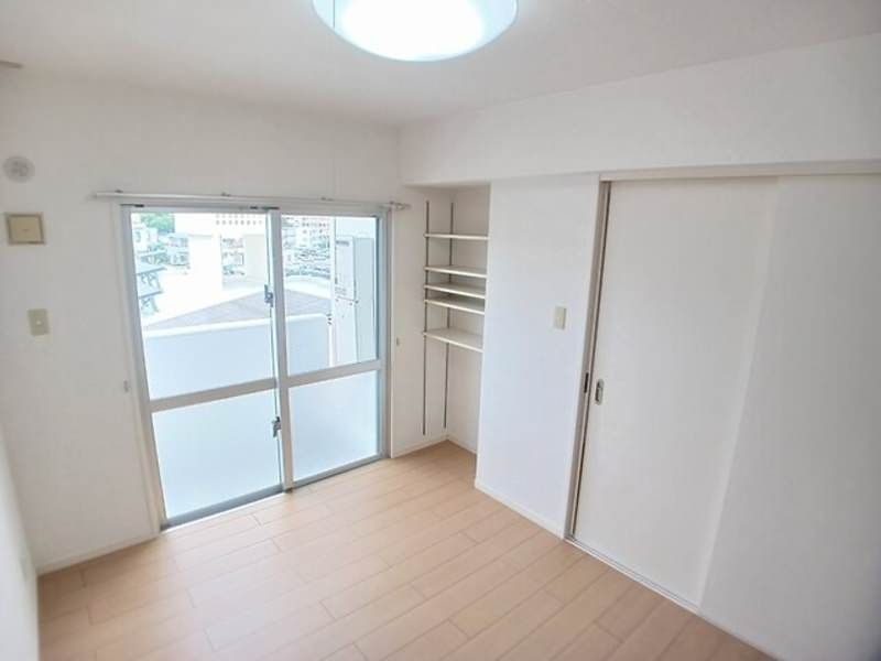 Rental Apartment in Yaese Town, Okinawa - 2DK, No Guarantor Required - Thumbnail 4
