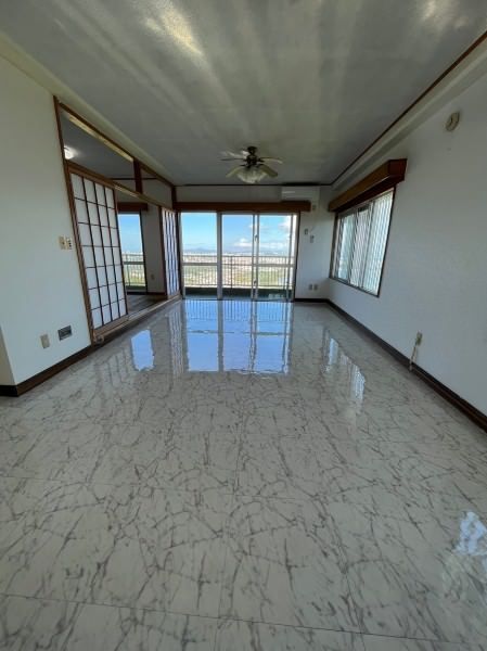 Ocean View 2LDK Apartment in Kitakagusuku, Okinawa - Thumbnail 4