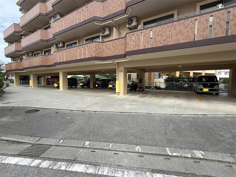Yuka Mansion 2DK Rental Apartment in Kadena Town, Okinawa - Thumbnail 2