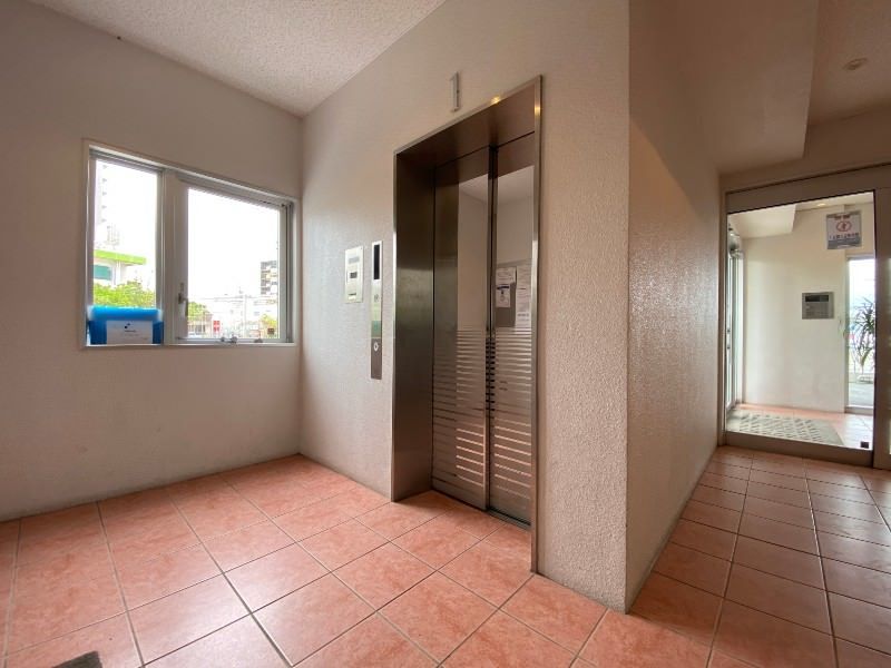 2LDK Apartment for Sale in Okinawa City, Okinawa - Thumbnail 3