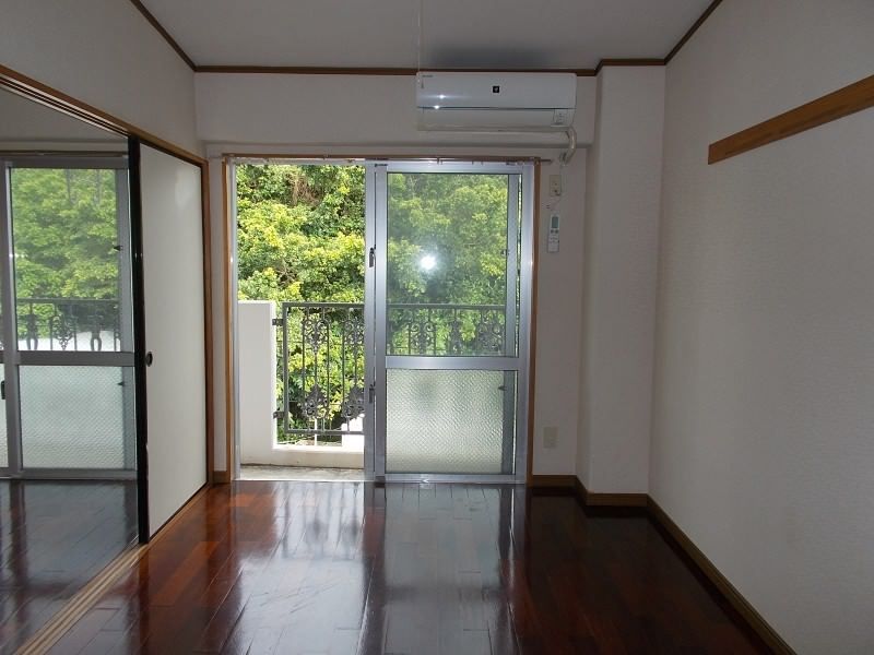 2DK Apartment for Rent in Ginowan, Okinawa - 55,000 JPY - Thumbnail 2