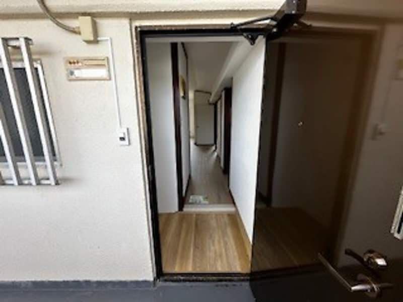 Renovated 2LDK Apartment in Naha's Hanatagawa | Move-in Ready - Thumbnail 4