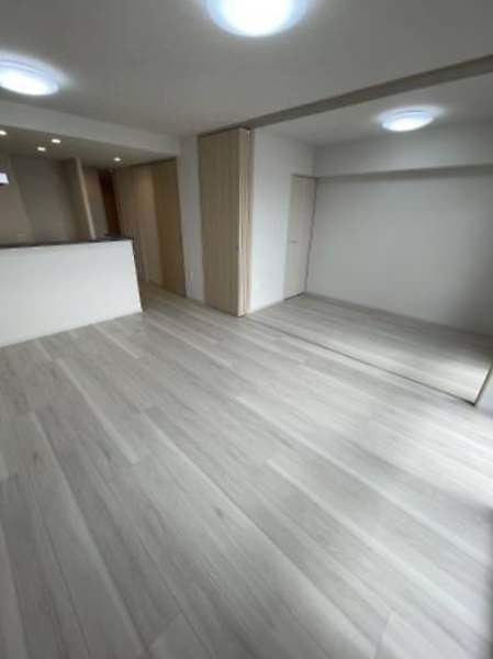 2LDK Apartment in Toyosaki, Tomigusuku City, Okinawa with Ocean View - Thumbnail 3