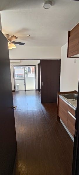 Modern 1DK Apartment for Rent in Naha, Okinawa - Near Kenchomae Station - Image 1