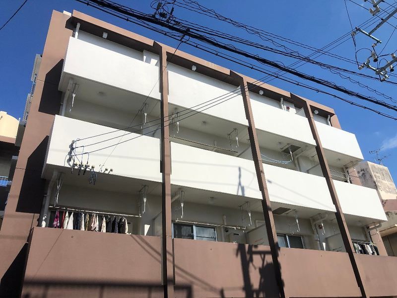 Modern 1DK Apartment for Rent in Naha, Okinawa - Near Kenchomae Station - Thumbnail 2